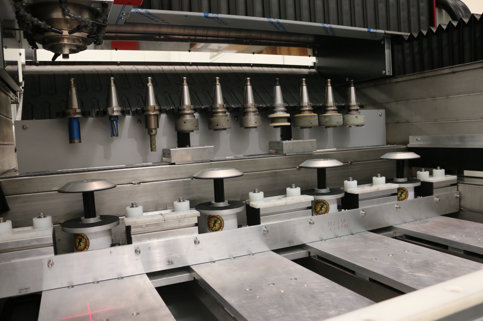 Helios CNC Bearbeitungszentrum Platzsparend SINK MASTER – Bild 5