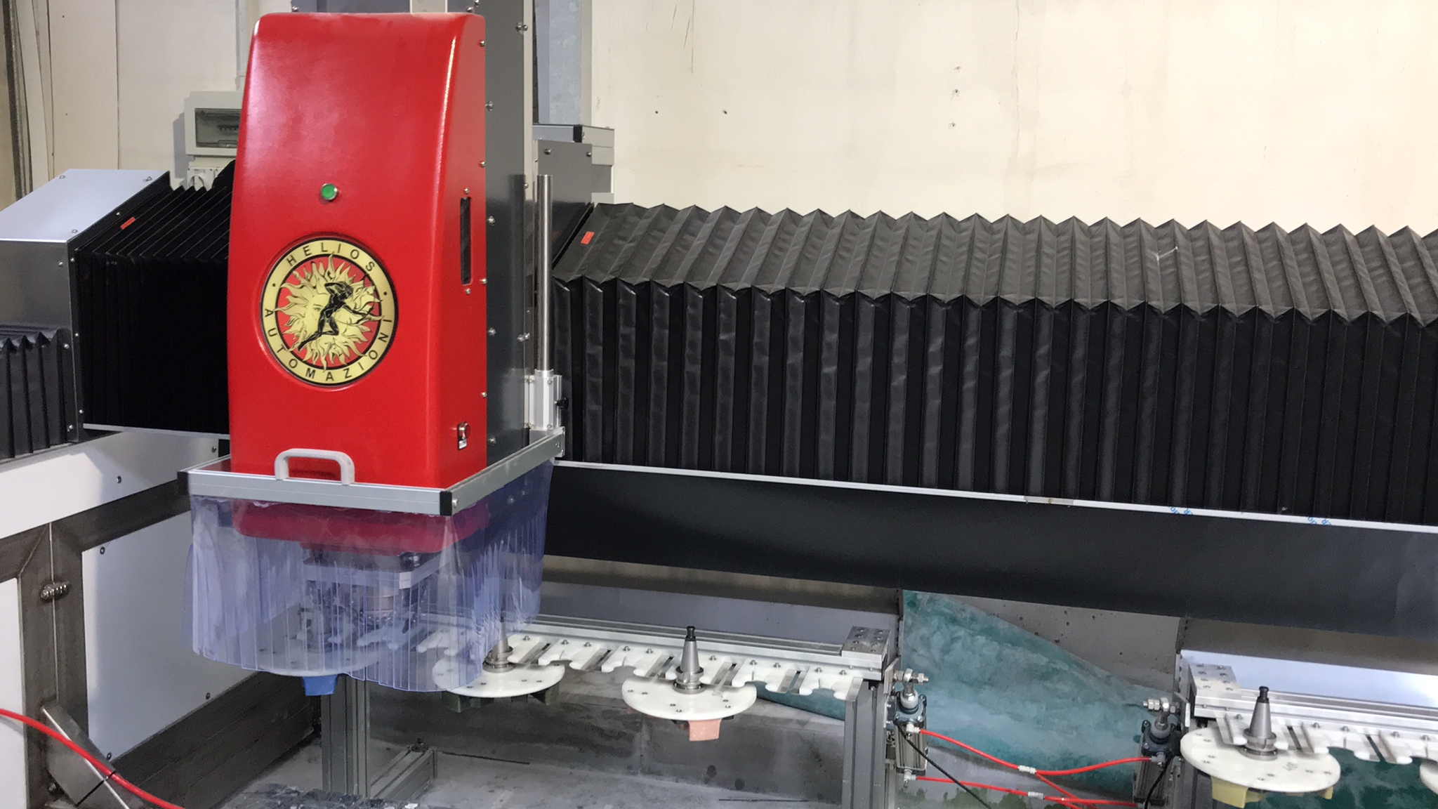 Helios Zeus Lux Die perfekte Kombination von Bearbeitungszentrum und Poliermaschine – Bild 4