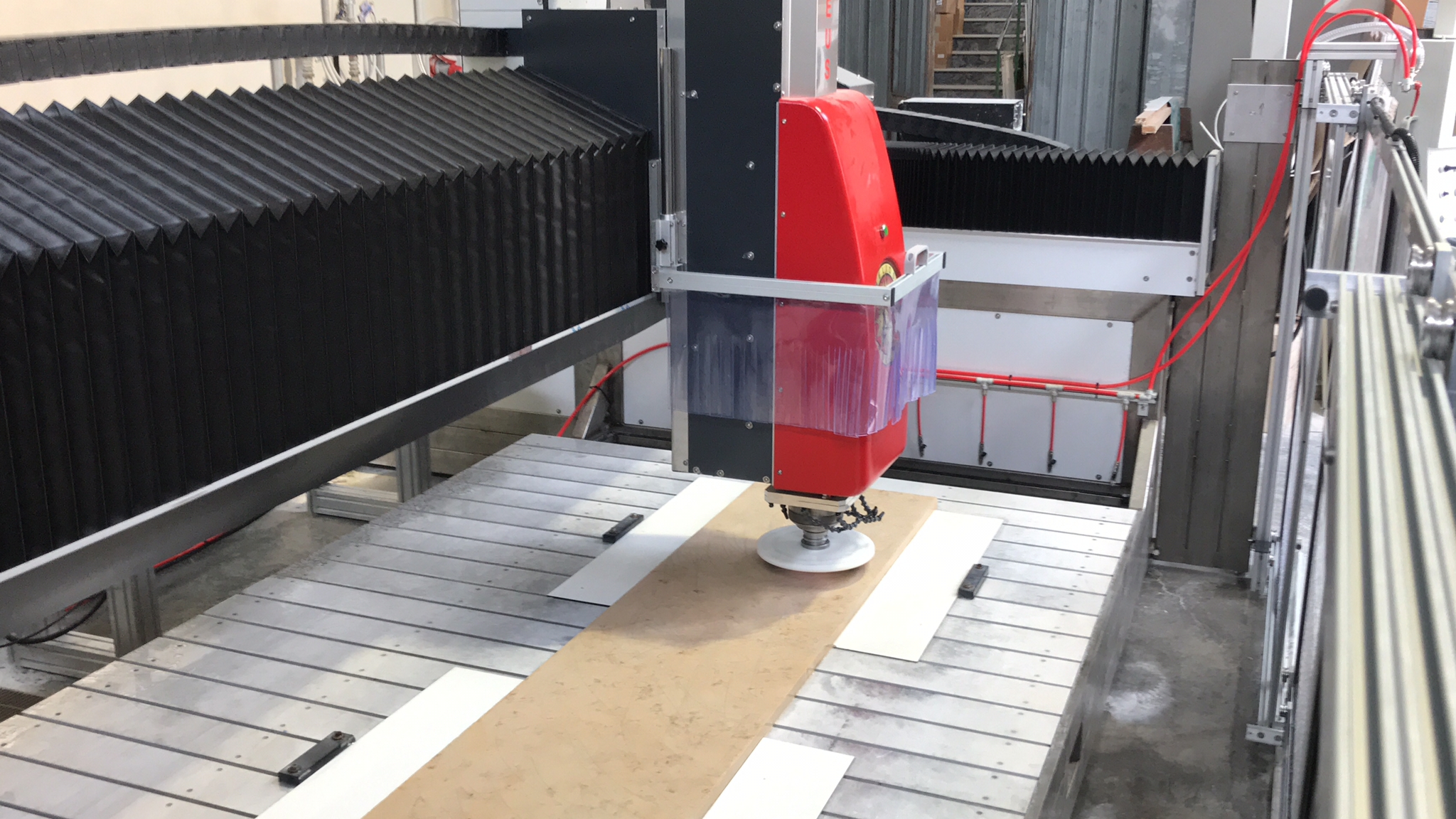 Helios Zeus Lux Die perfekte Kombination von Bearbeitungszentrum und Poliermaschine – Bild 5